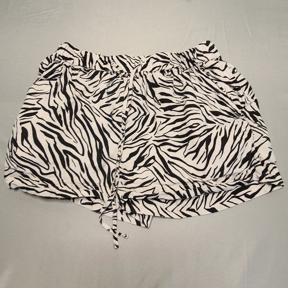 Nicole Miller New York Shorts Womens S White Zebra Print 100% Linen Drawstring